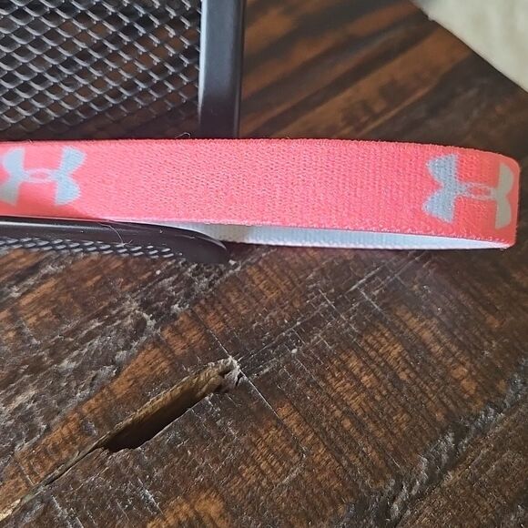 Under Armour Pink White Hairband Womwns Teen Hair Bangs Back Accessory - Picture 4 of 13